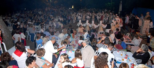 Κοσμοσυρροή στην πλατεία της Λυκουριας